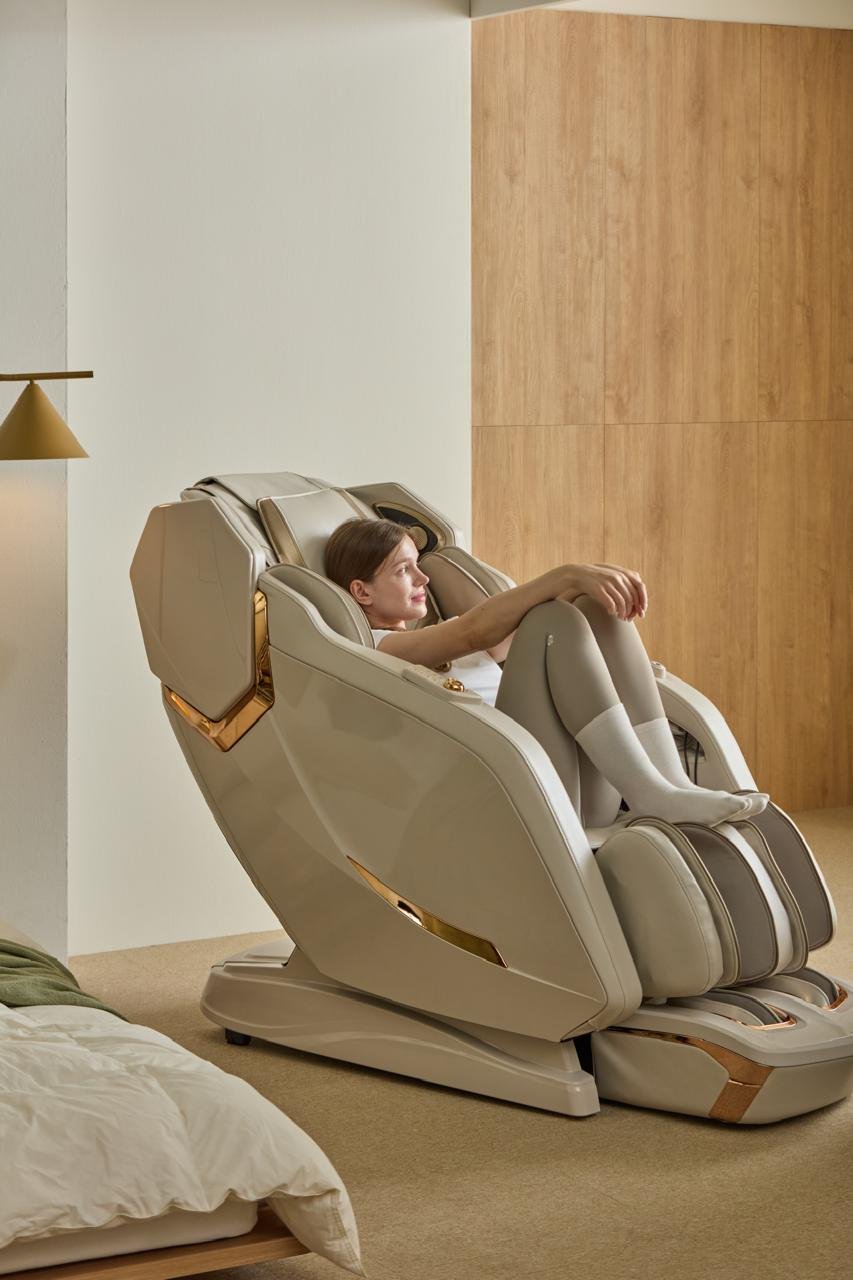 iRobo iElegant Massage Chair